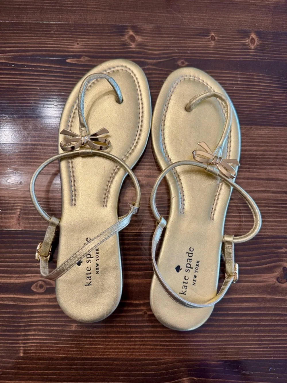 Kate Spade Tracie Metallic Gold Bow Toe-Loop Sandals Size 9.5 EUC